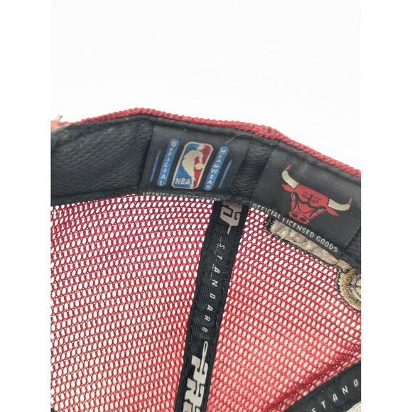 Chicago Bulls 6x Champions Pro Standard‎ NBA Trucker Hat Cap Red - Picture 9 of 12